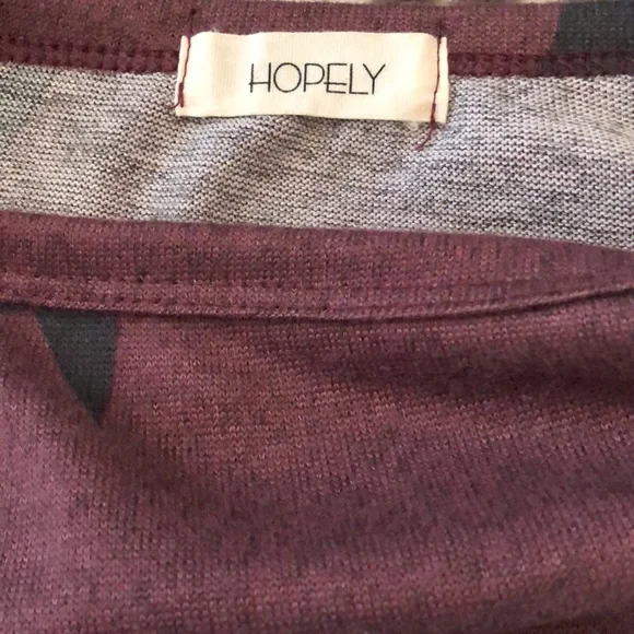 NWOT Hopely Star Top in Burgundy Maroon Size Small - Picture 10 of 16